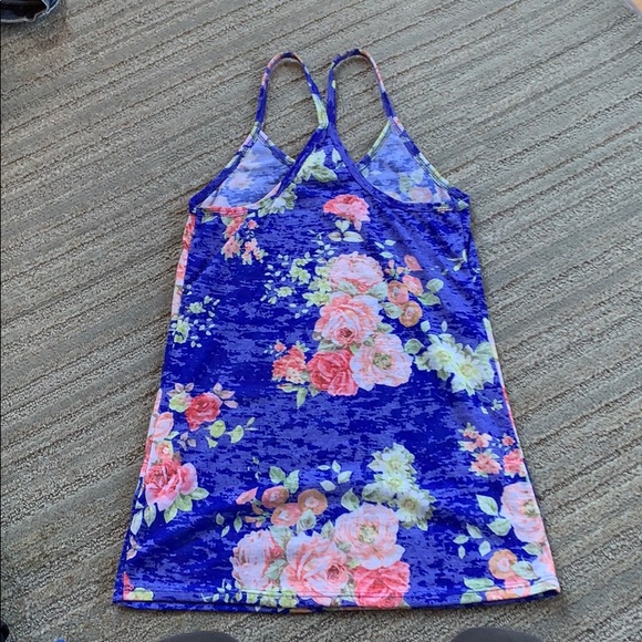 Floral tank top - Picture 3 of 3